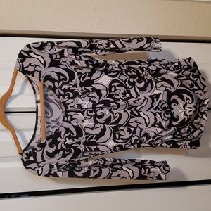 NY & Co sz M top w/ ruched sides